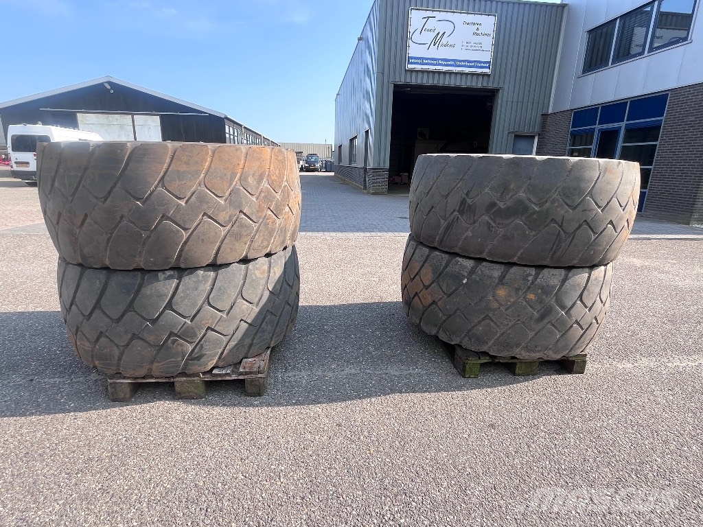 Goodyear Unisteel Pneus, Rodas e Jantes