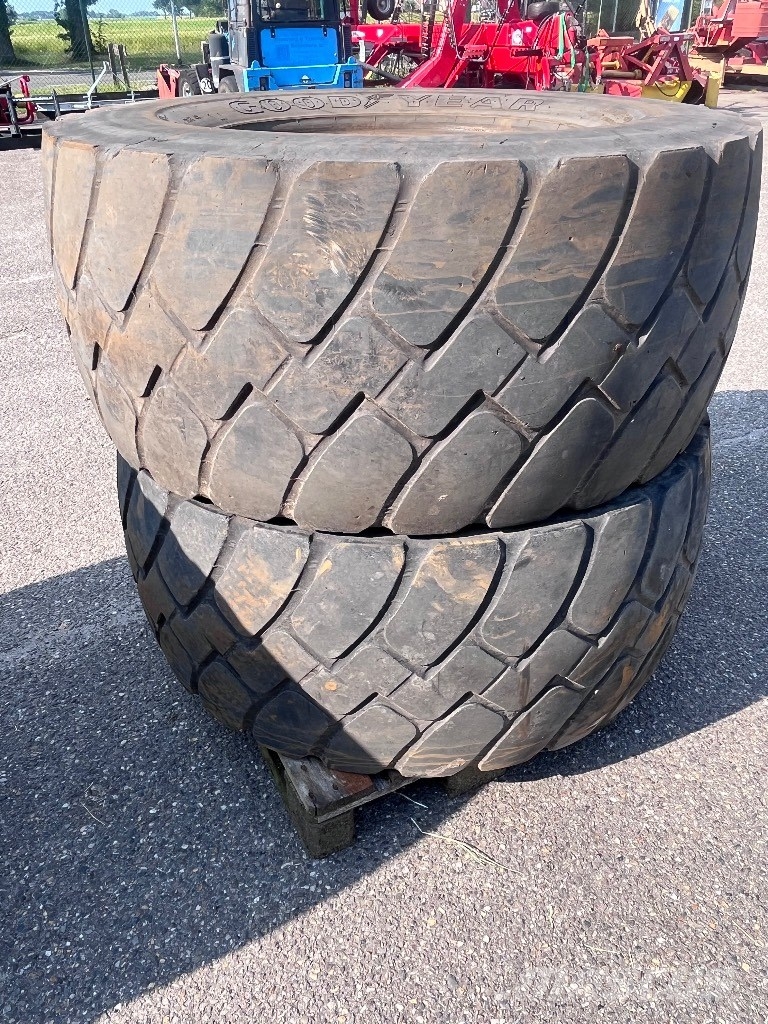 Goodyear Unisteel Pneus, Rodas e Jantes