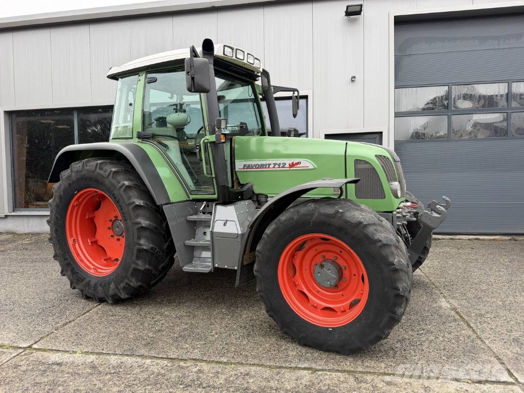 Fendt 712 Vario الجرارات