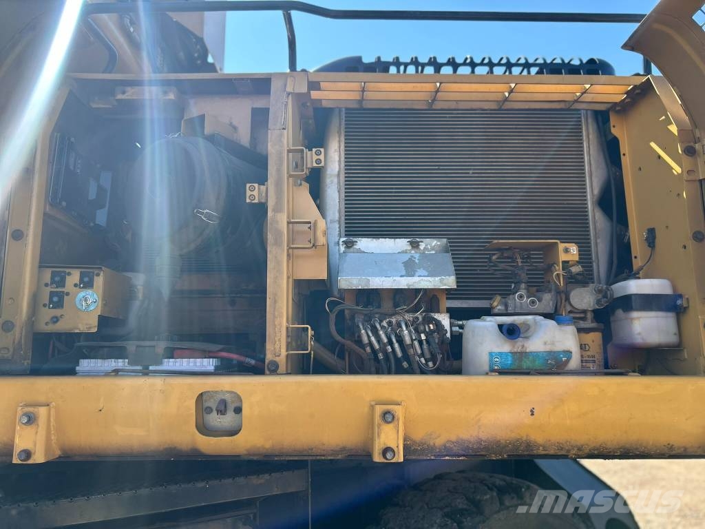 CAT M 325 D L MH مناولات المخلفات / مناولات صناعية