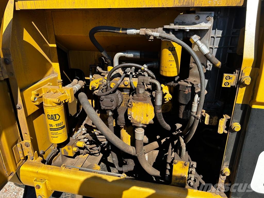 CAT M 325 D L MH مناولات المخلفات / مناولات صناعية