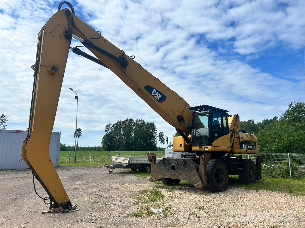 CAT M 325 D L MH مناولات المخلفات / مناولات صناعية