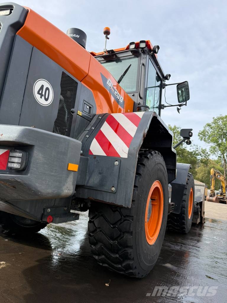 Doosan DL 200-7 //BJ. 2021/7460H/ZSA/Hochkippschaufel Radlader