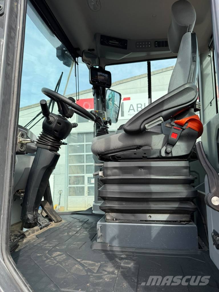 Doosan DL 200-7 //BJ. 2021/7460H/ZSA/Hochkippschaufel Radlader