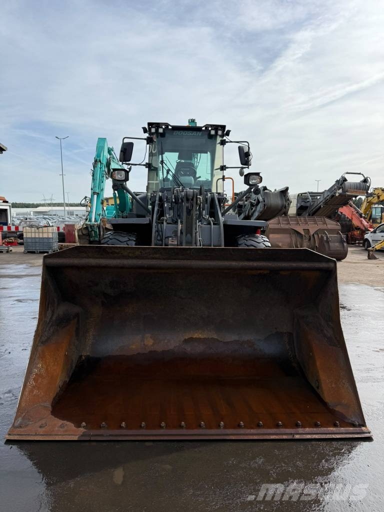 Doosan DL 200-7 //BJ. 2021/7460H/ZSA/Hochkippschaufel Radlader