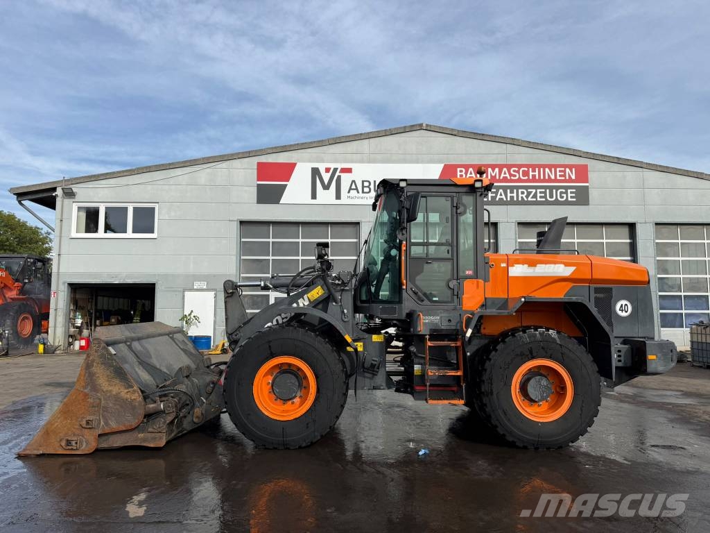 Doosan DL 200-7 //BJ. 2021/7460H/ZSA/Hochkippschaufel Radlader