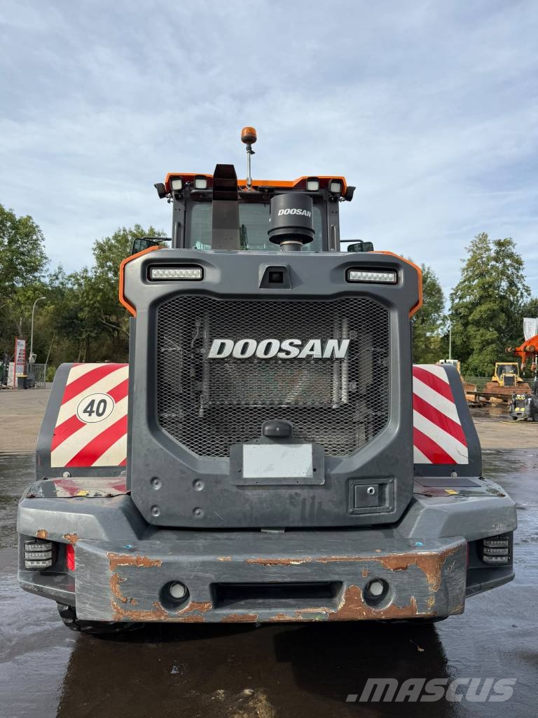 Doosan DL 200-7 //BJ. 2021/7460H/ZSA/Hochkippschaufel Radlader