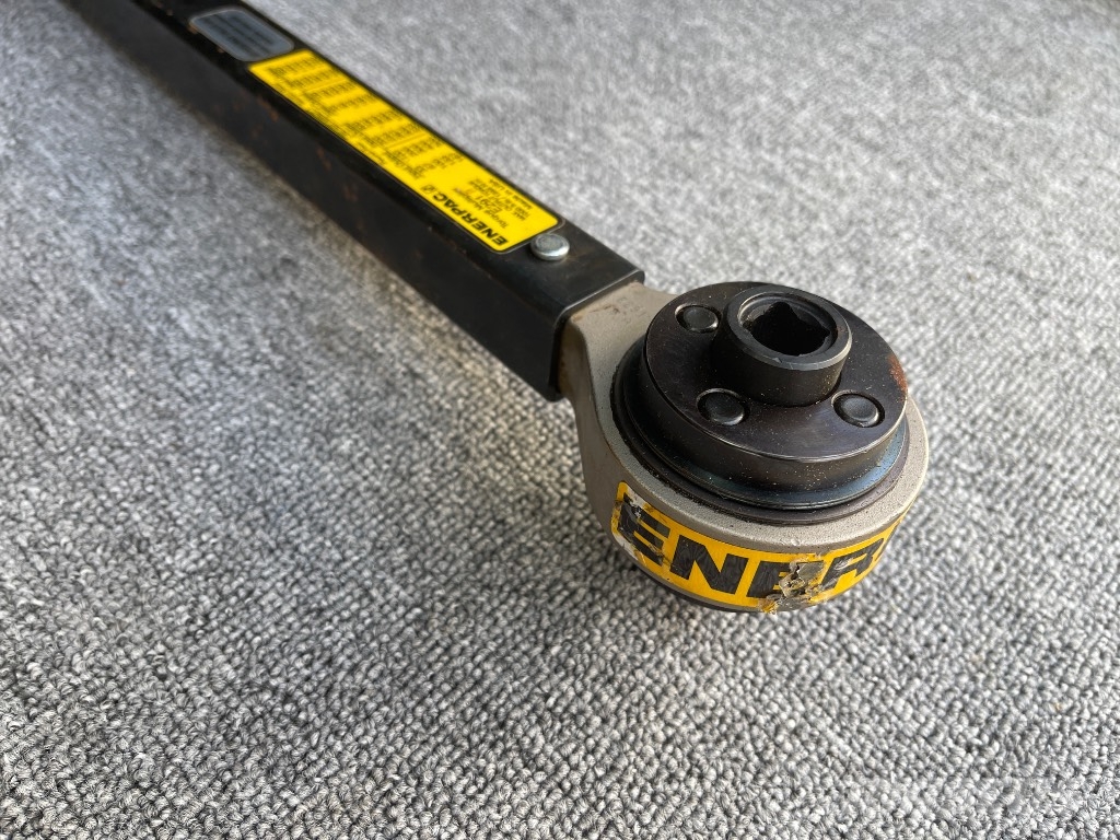 CAT ENERPAC E393 + E219 Bagri goseničarji