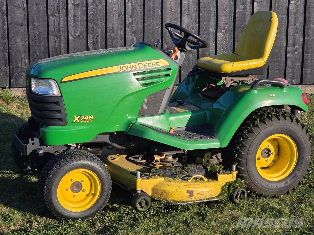 John Deere X 748 小型拖拉机