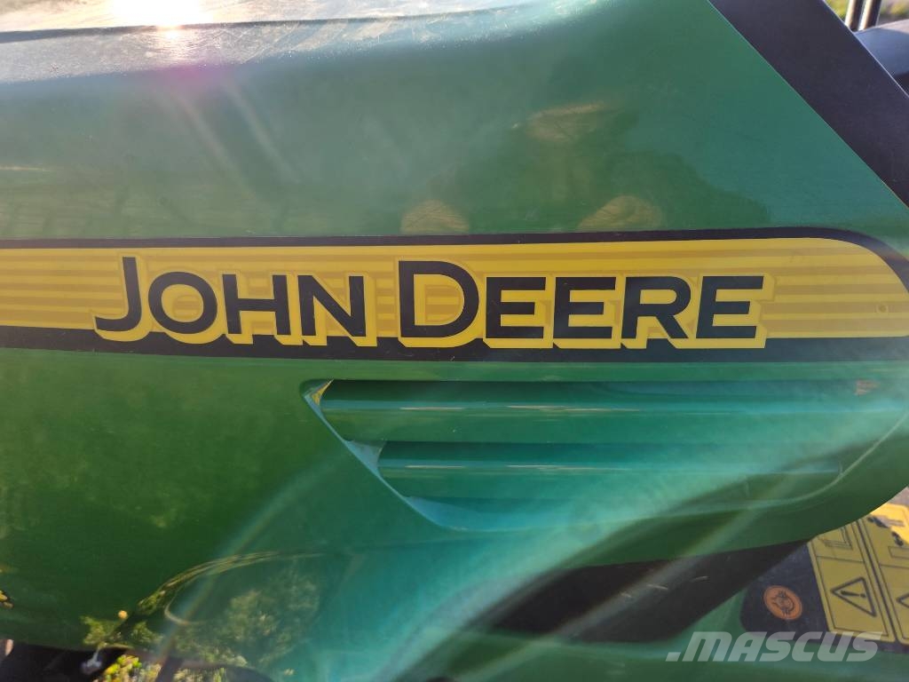John Deere X 748 小型拖拉机