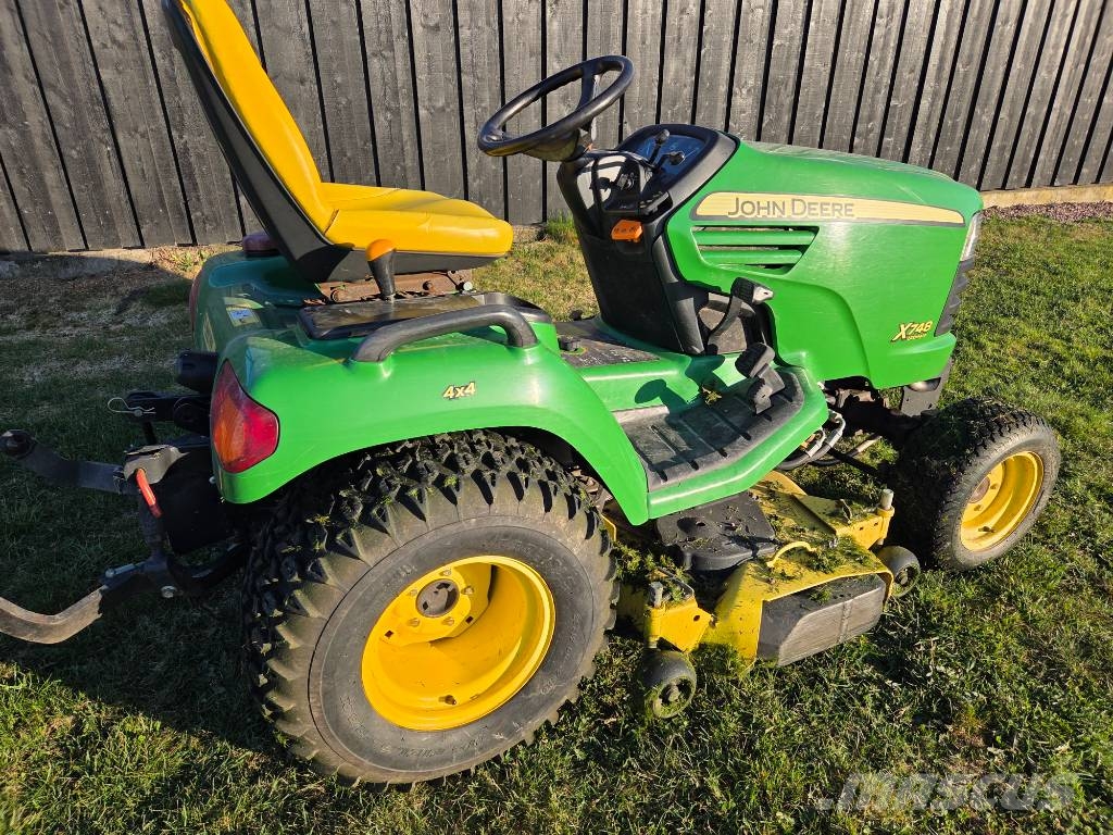 John Deere X 748 小型拖拉机