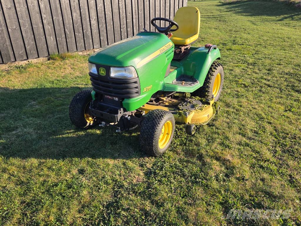 John Deere X 748 小型拖拉机