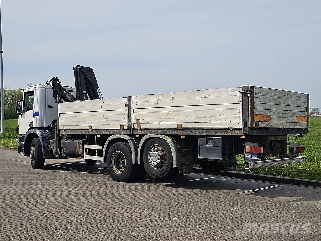 Scania P94.260 6X2 HIAB CRANE Camiones de cama baja