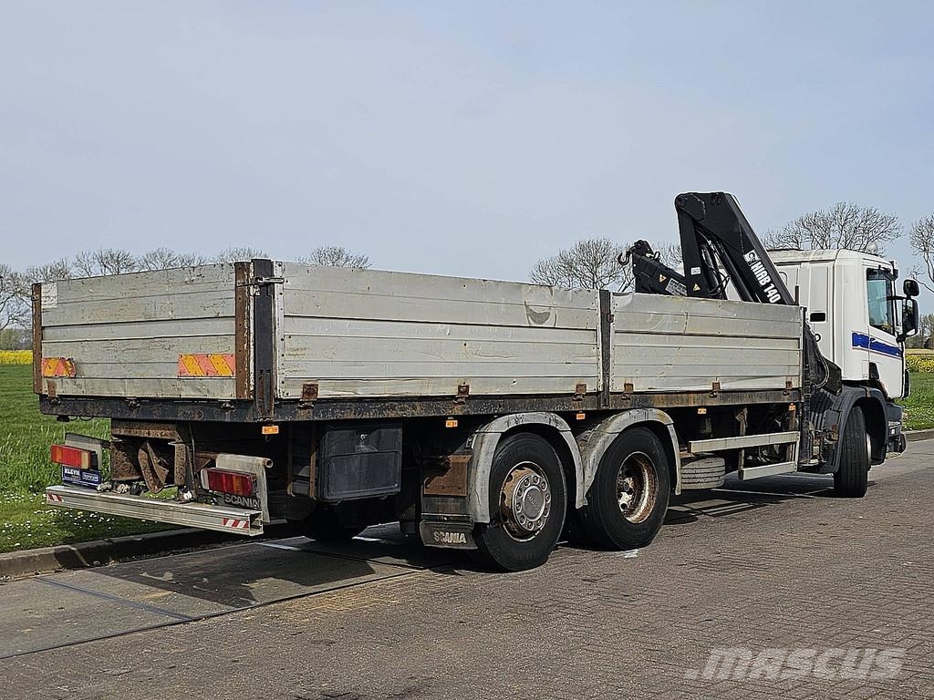 Scania P94.260 6X2 HIAB CRANE Camiones de cama baja