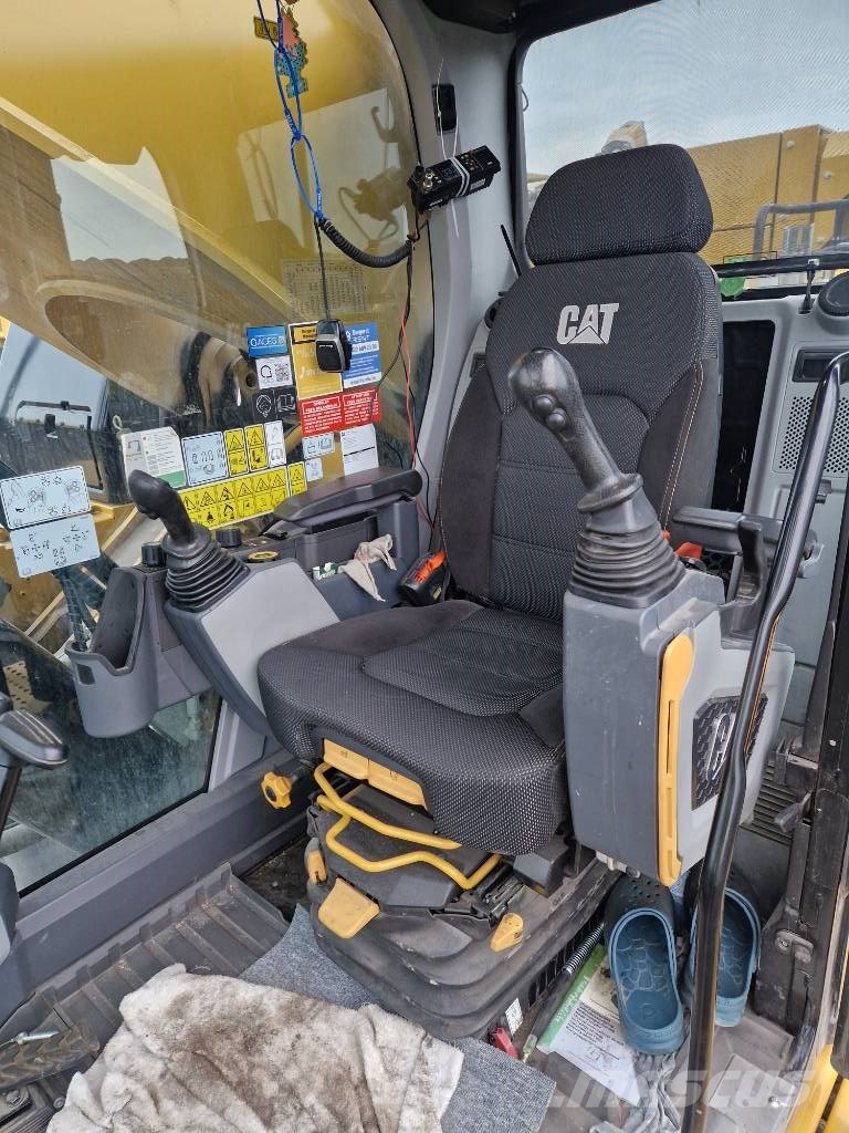 CAT 395 Bagri goseničarji