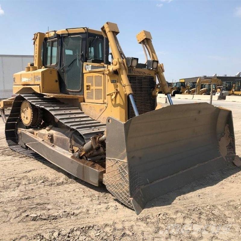 CAT D 6 R Pásové dozéry