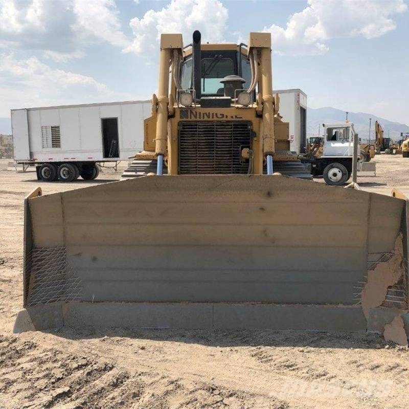 CAT D 6 R Pásové dozéry