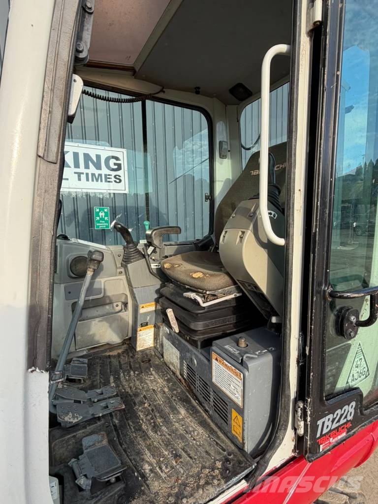 Takeuchi TB 228 Mini rýpadla < 7t