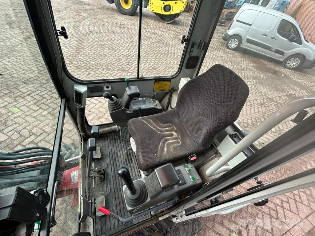 Takeuchi TB219 حفارات صغيرة أقل من 7 طن (حفارات صغيرة)