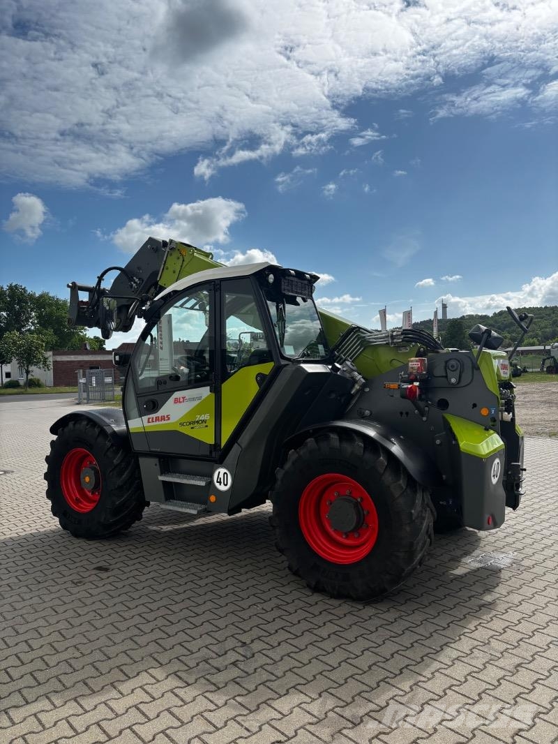 CLAAS Scorpion 746 مناولات متداخلة