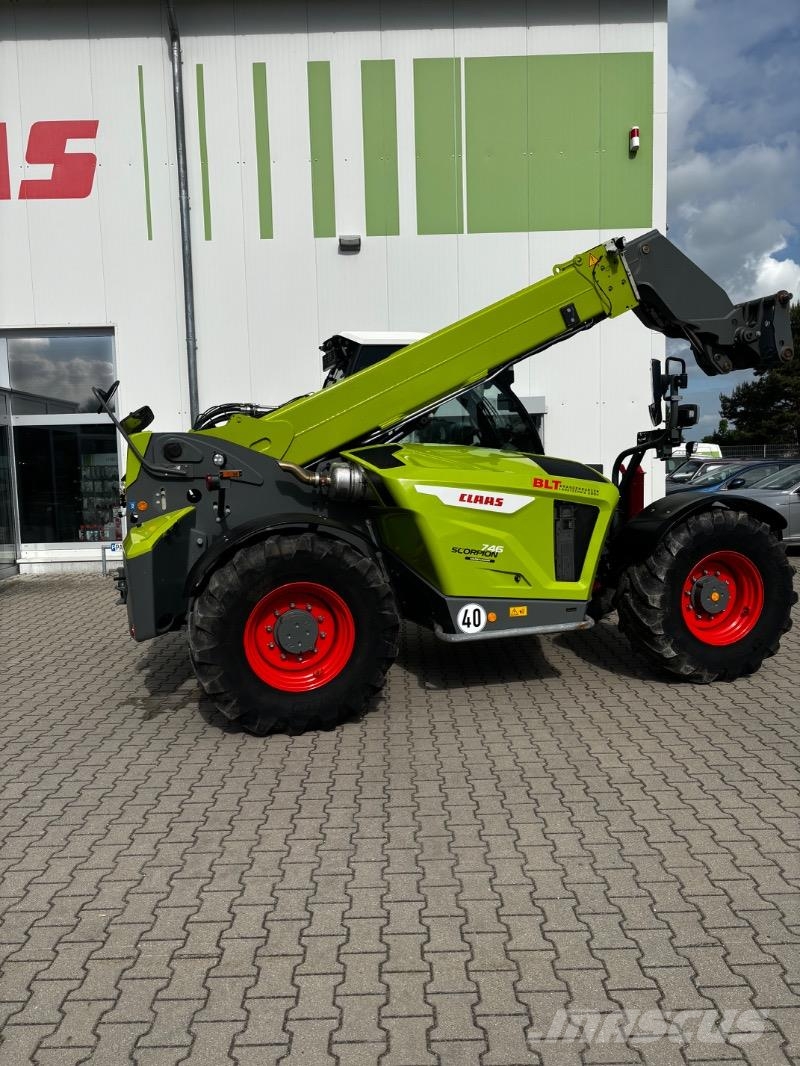 CLAAS Scorpion 746 مناولات متداخلة
