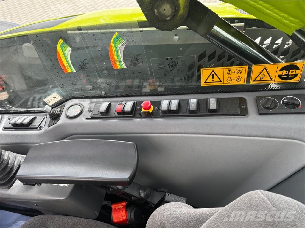 CLAAS Scorpion 746 مناولات متداخلة