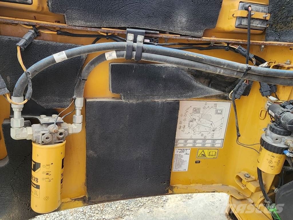 CAT 259 B لوادر انزلاقية التوجيه