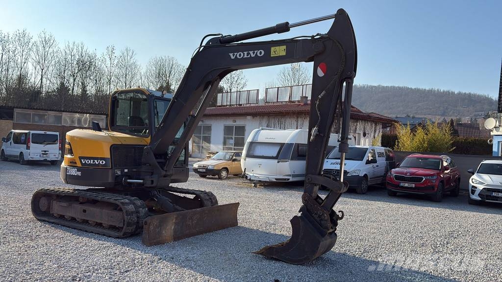 Volvo ECR 88 D حفارات وسط 7 طن - 12 طن