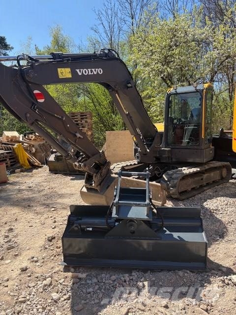 Volvo ECR 88 D حفارات وسط 7 طن - 12 طن