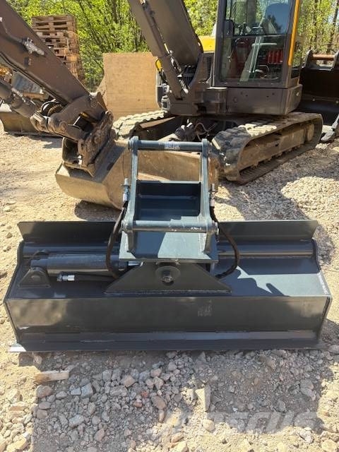 Volvo ECR 88 D حفارات وسط 7 طن - 12 طن