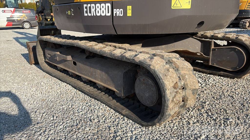 Volvo ECR 88 D حفارات وسط 7 طن - 12 طن