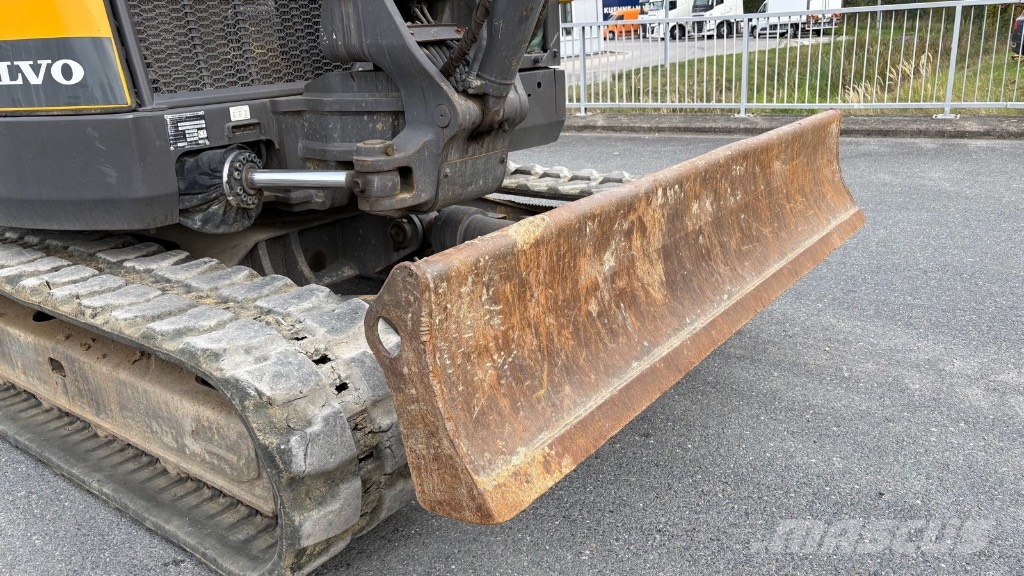 Volvo ECR88D Excavatoare 7t - 12t