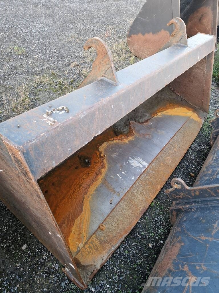 JCB 531-70 535-95 540-140 540-170 دلاء