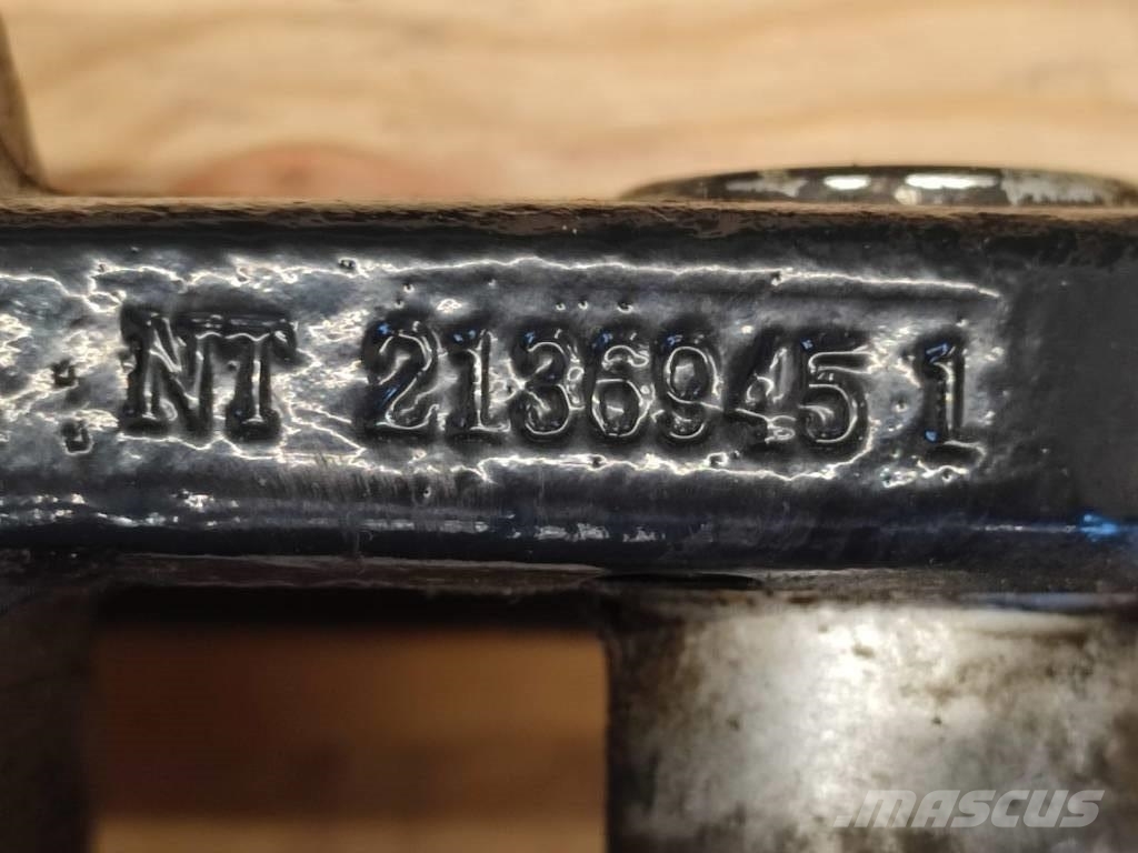 Three-point linkage actuator 1043757/P 2136945 Deu 液压
