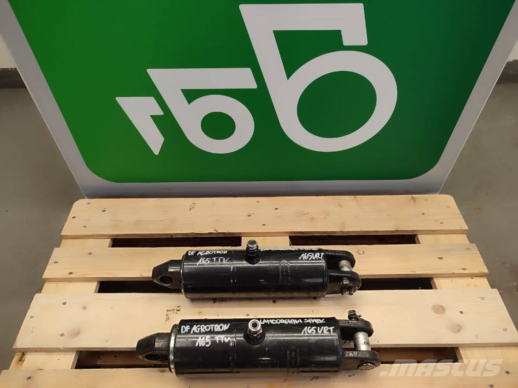 Three-point linkage actuator 1043757/P 2136945 Deu 液压