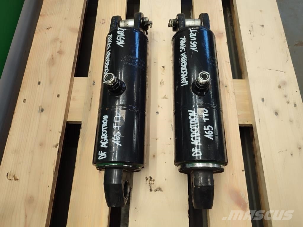 Three-point linkage actuator 1043757/P 2136945 Deu 液压