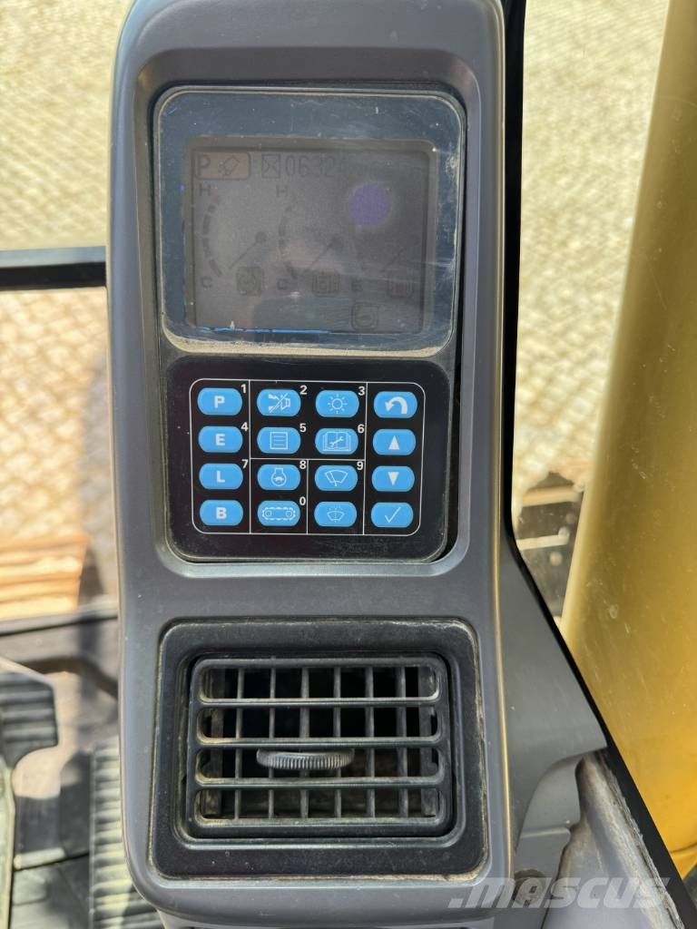 Komatsu PC 160 LC-7E0 حفارات زحافة