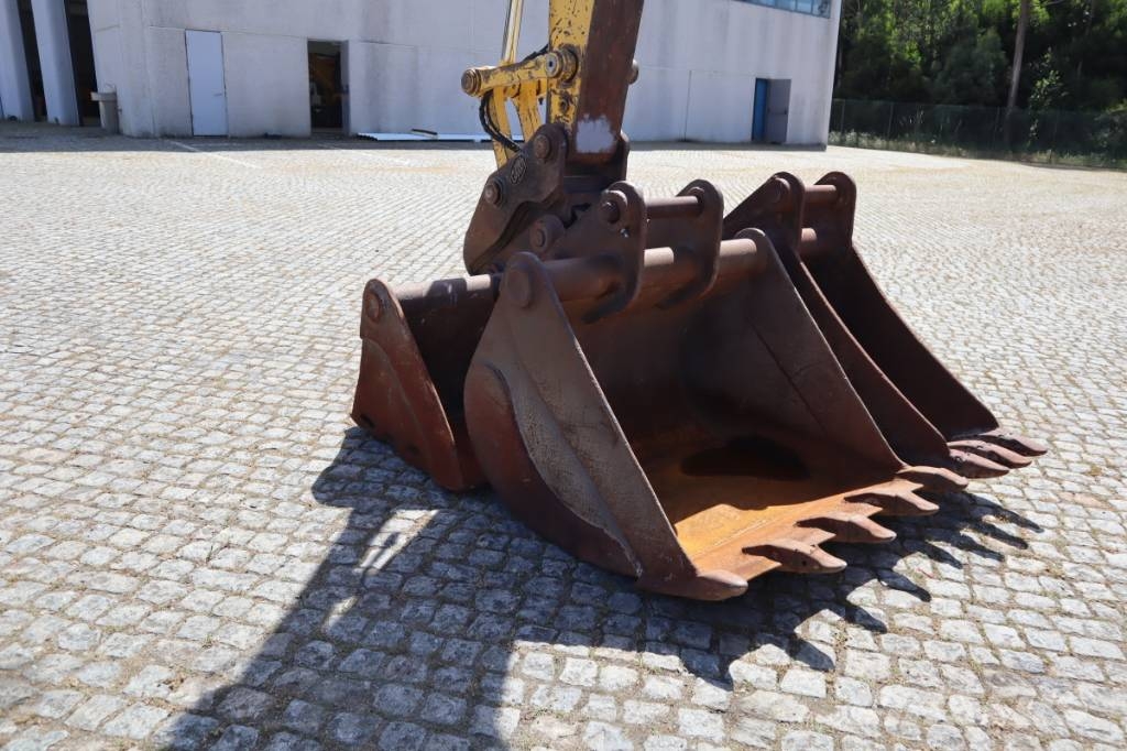 Komatsu PC 160 LC-7E0 حفارات زحافة