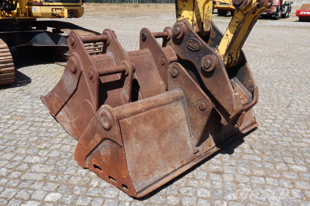 Komatsu PC 160 LC-7E0 حفارات زحافة