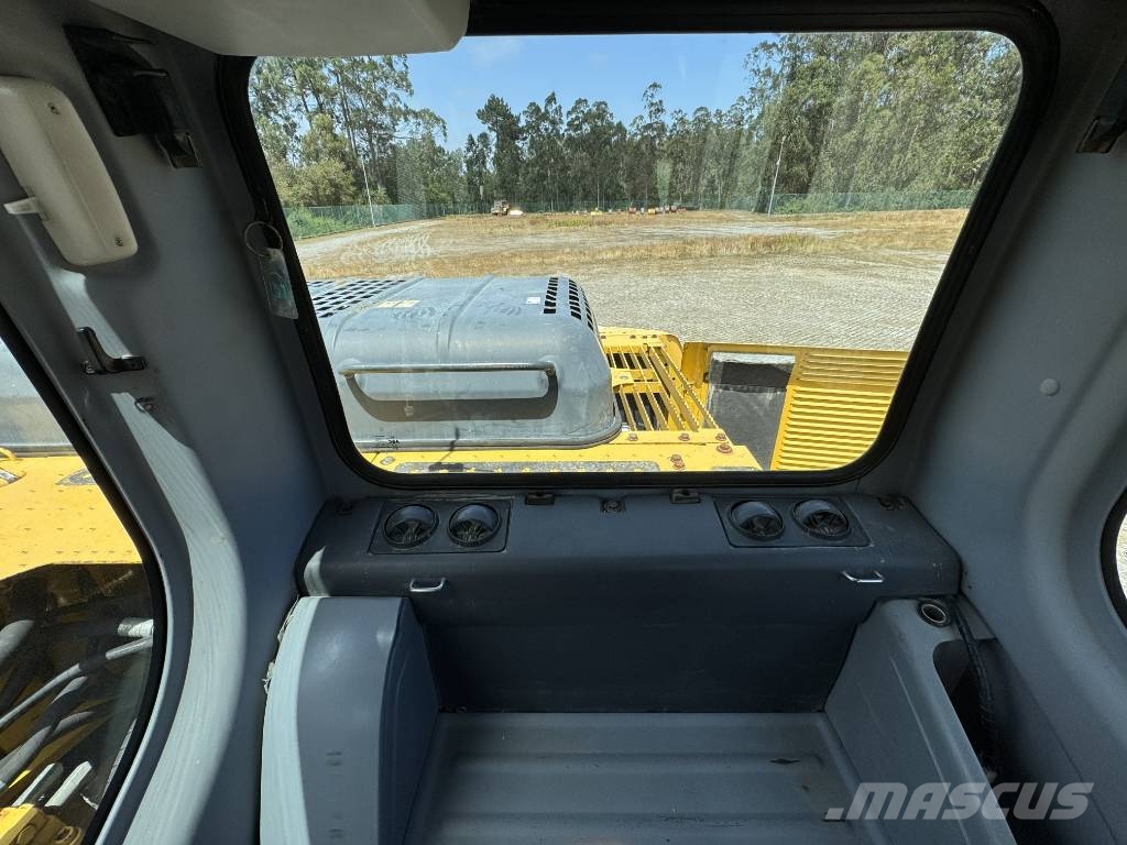 Komatsu PC 160 LC-7E0 حفارات زحافة