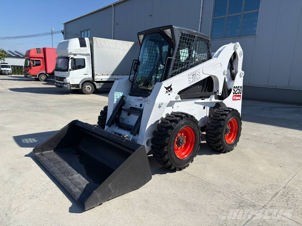 Bobcat S 250 Liukuohjatut kuormaajat