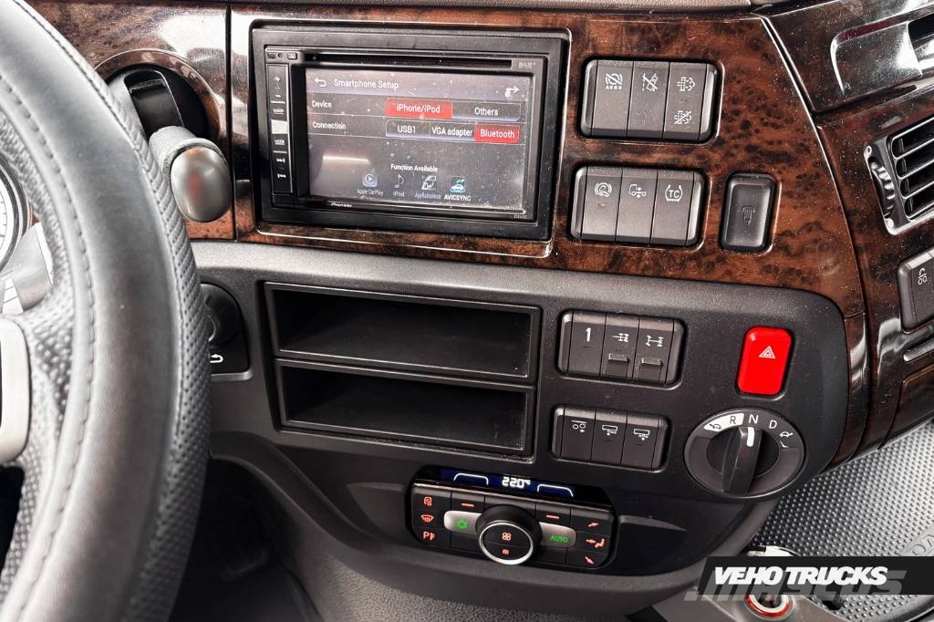 DAF FTS XF530Z 6x2 FULL BOOGIE وحدات الجر