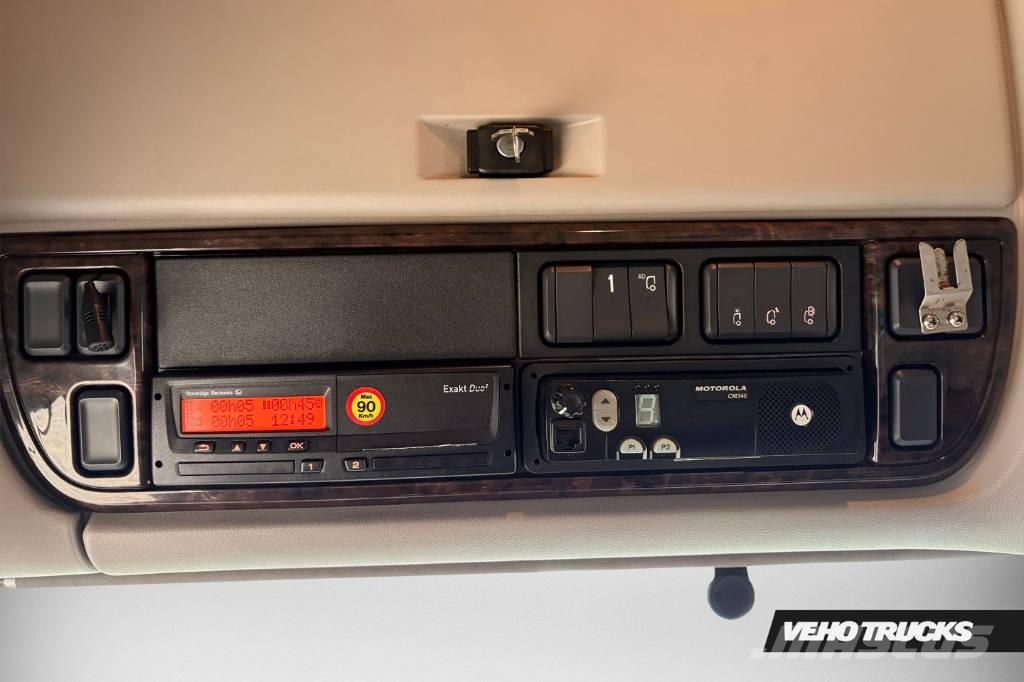 DAF FTS XF530Z 6x2 FULL BOOGIE وحدات الجر