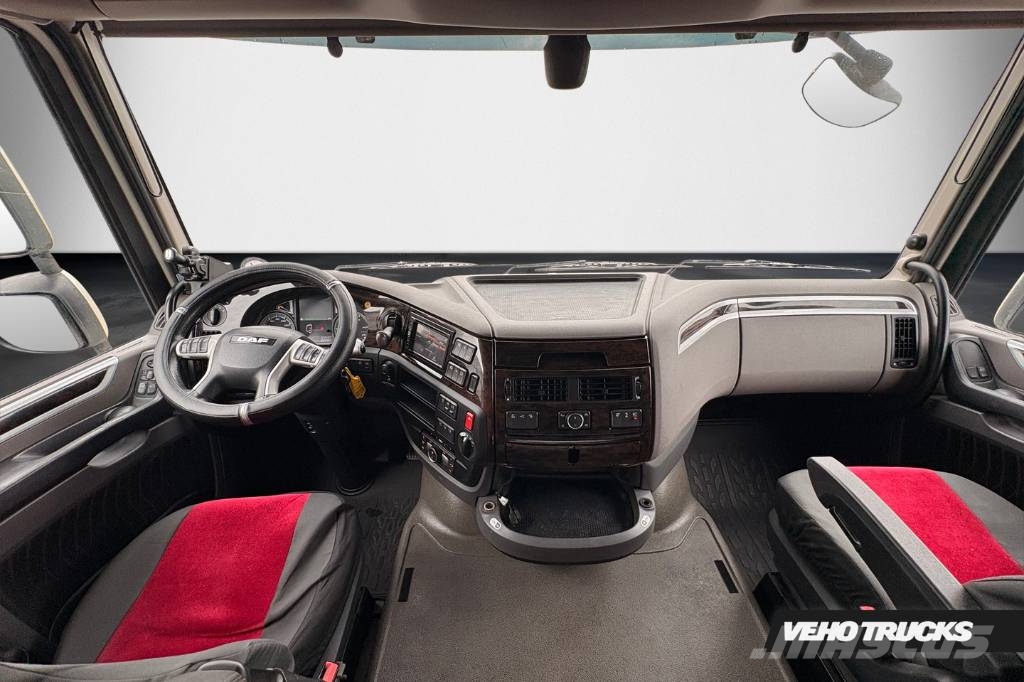 DAF FTS XF530Z 6x2 FULL BOOGIE وحدات الجر