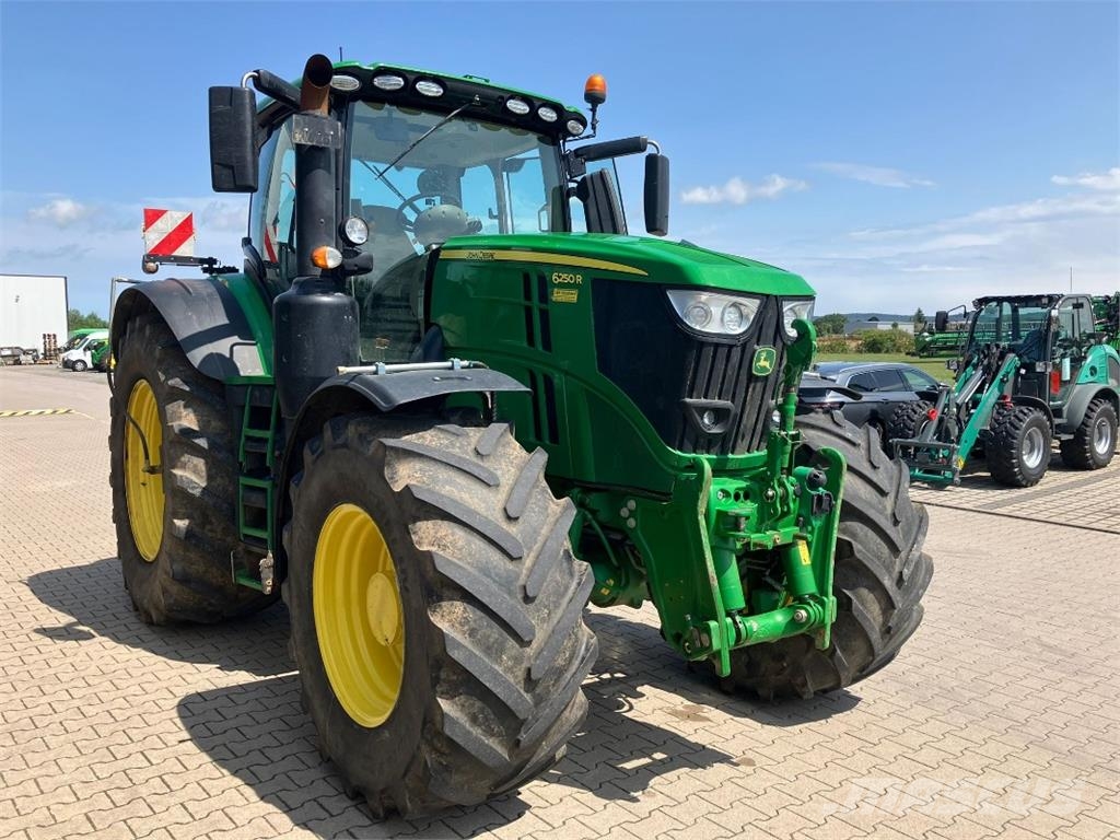 John Deere 6250R Trattori