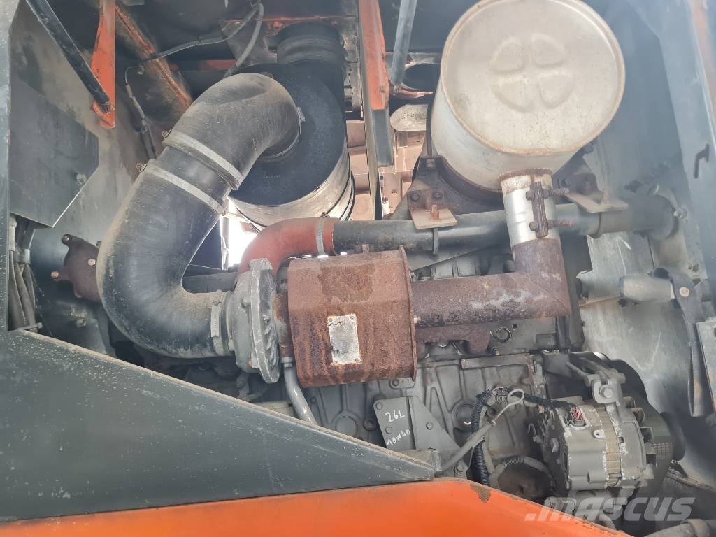 Hitachi ZW250 لوادر بعجل