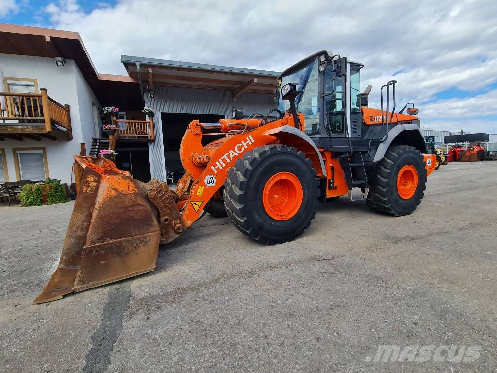 Hitachi ZW250 لوادر بعجل