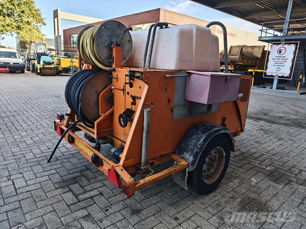 Rioned High-pressure cleaner Vysokotlaké mycí stroje