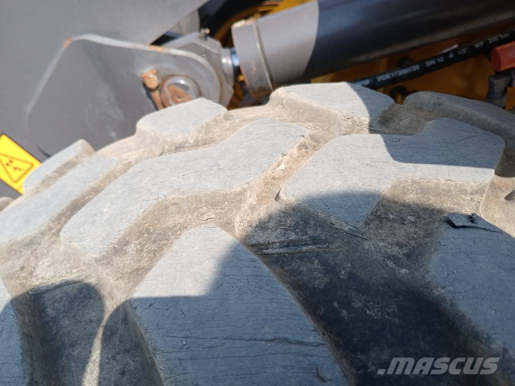 Volvo L 30 G 輪胎式裝載機