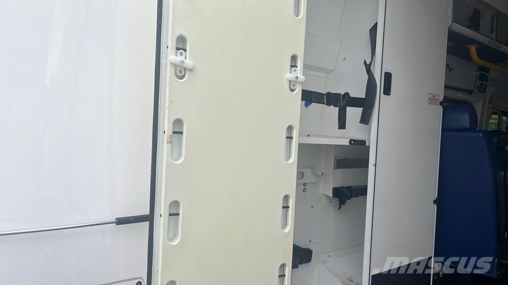 Fiat Ducato A&E Fiat Ducato A&E Vehicle with Stryker Pr Sanitky